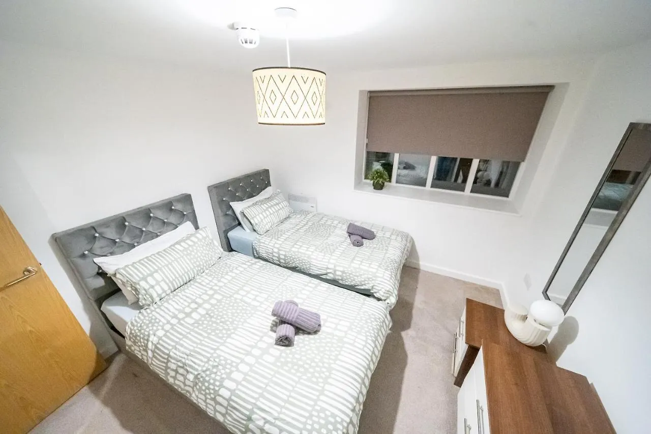 Cozy 2-Bedroom Ground-Floor Apt Near Kirkstall Shopping Centre Leeds  0*, Leeds (West Yorkshire) United Kingdom