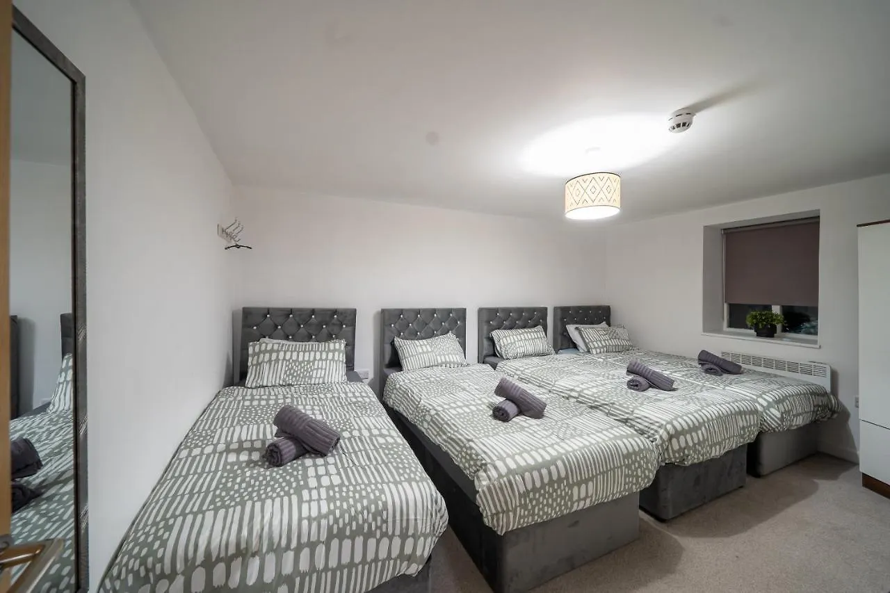 Apartment Cozy 2-Bedroom Ground-Floor Apt Near Kirkstall Shopping Centre Leeds  United Kingdom